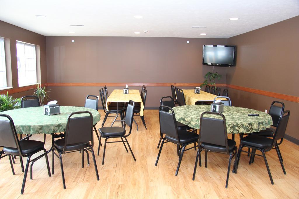 Green Acres Hotel Pittsfield Екстер'єр фото