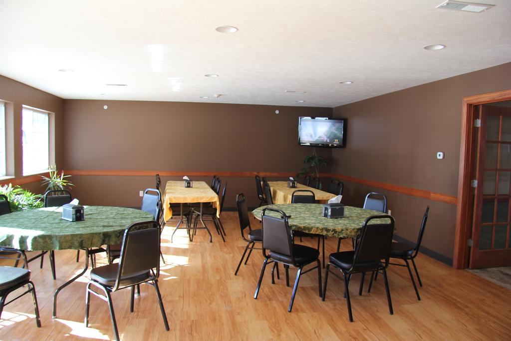 Green Acres Hotel Pittsfield Екстер'єр фото