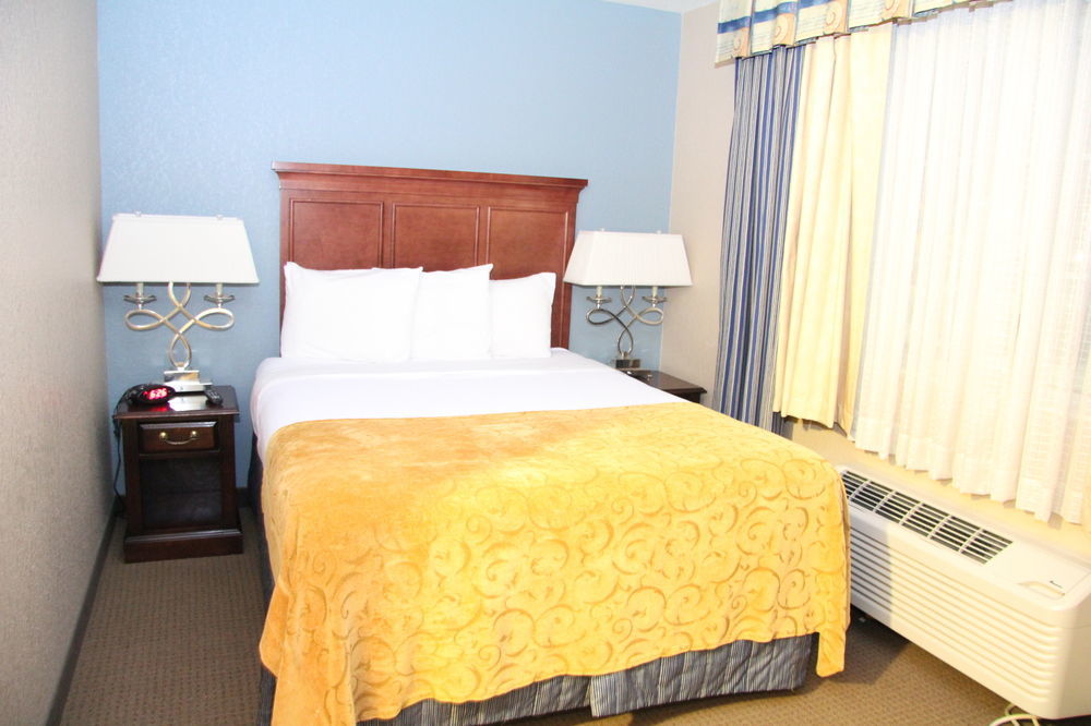 Green Acres Hotel Pittsfield Екстер'єр фото