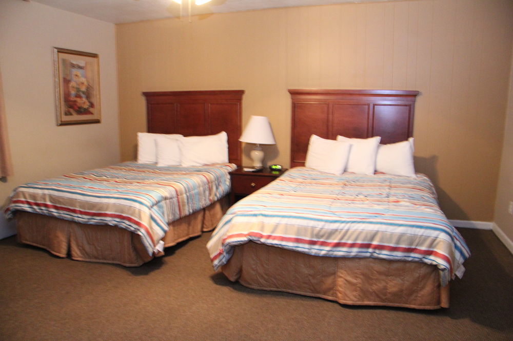 Green Acres Hotel Pittsfield Екстер'єр фото