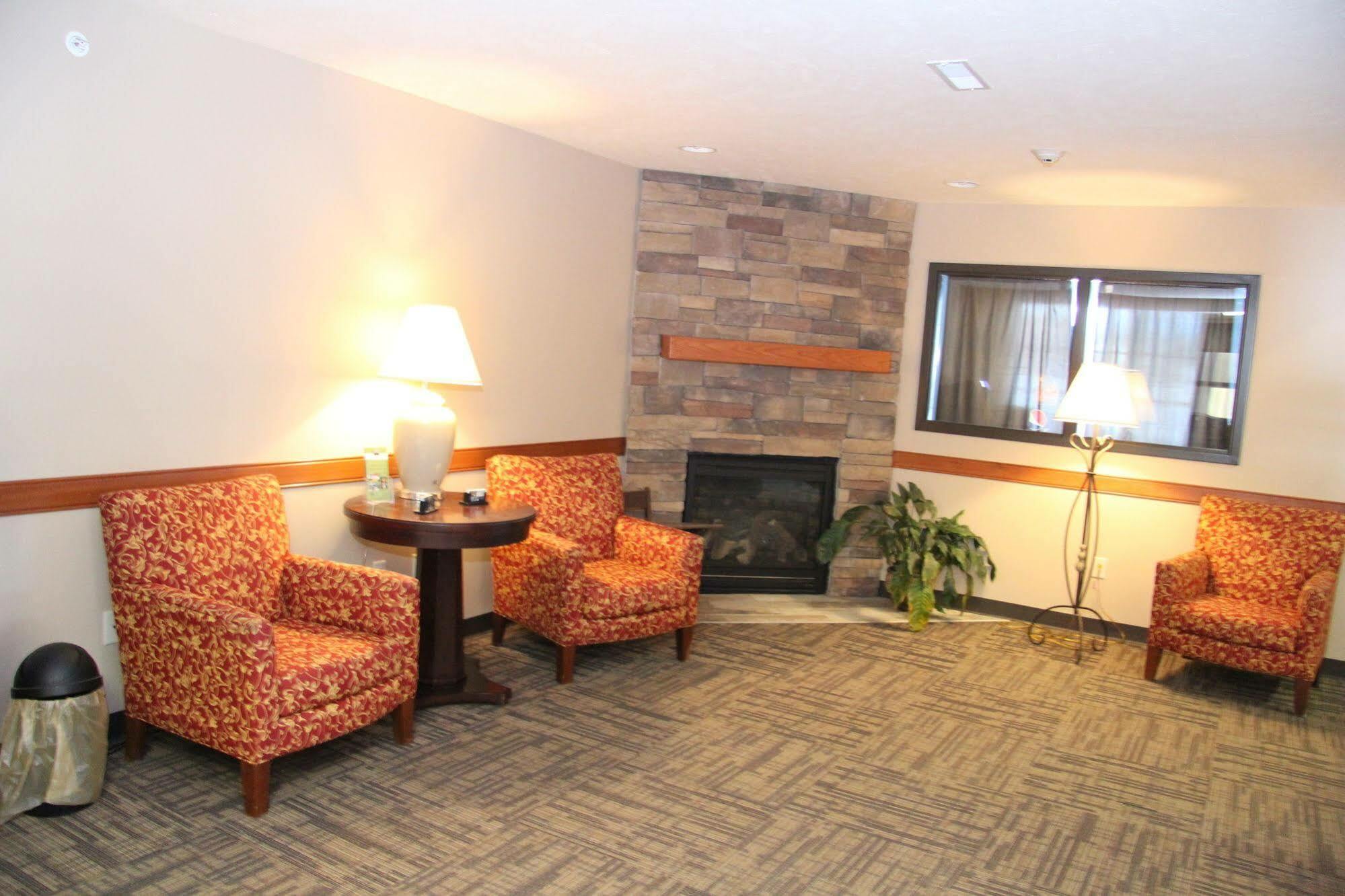 Green Acres Hotel Pittsfield Екстер'єр фото