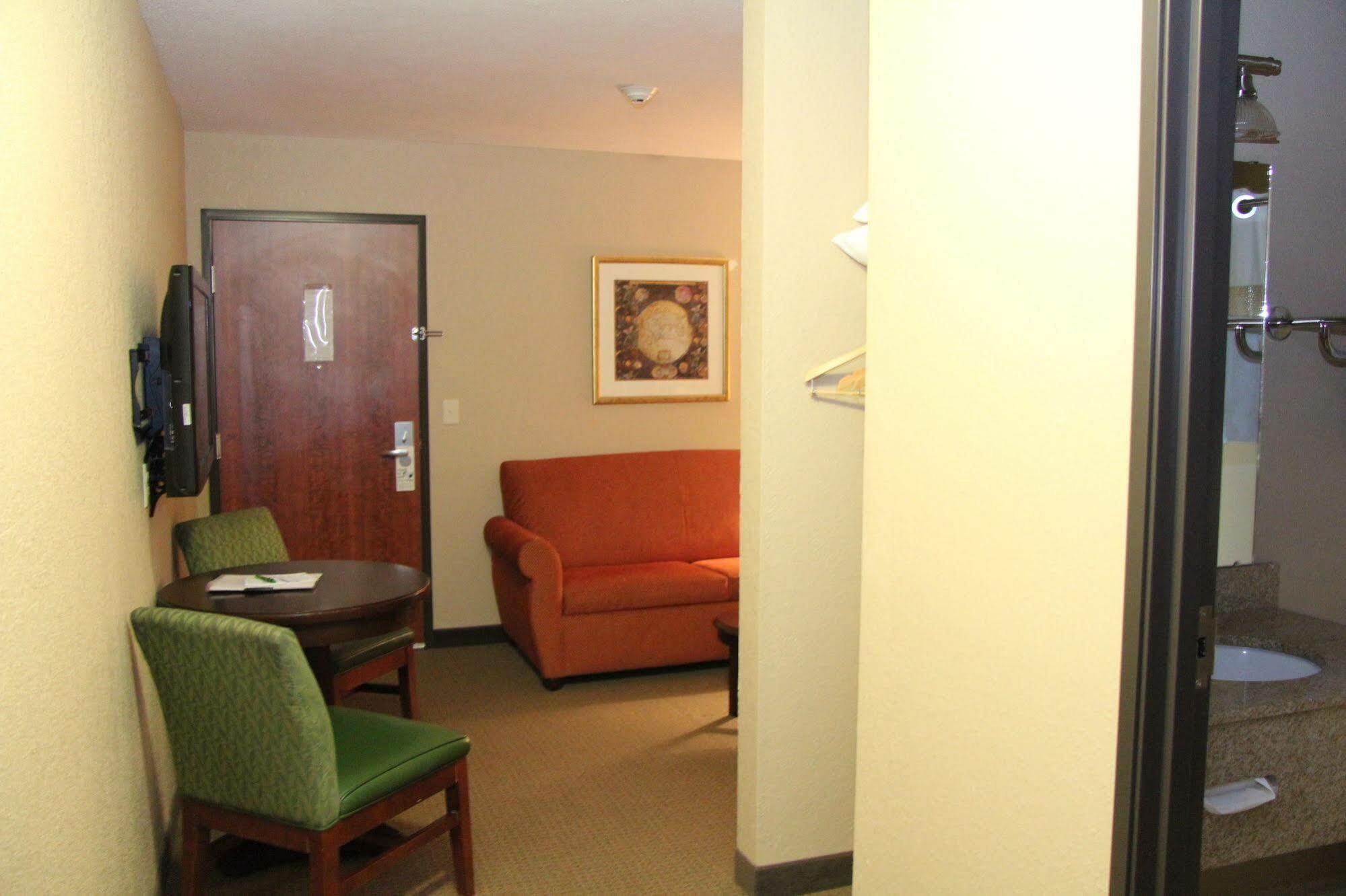 Green Acres Hotel Pittsfield Екстер'єр фото