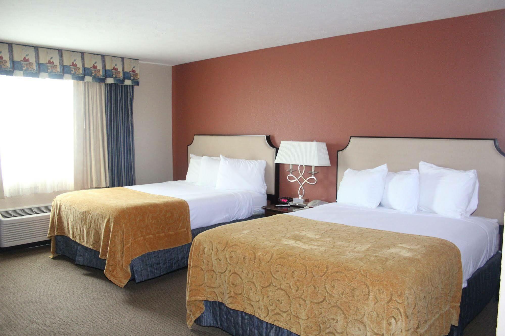 Green Acres Hotel Pittsfield Екстер'єр фото